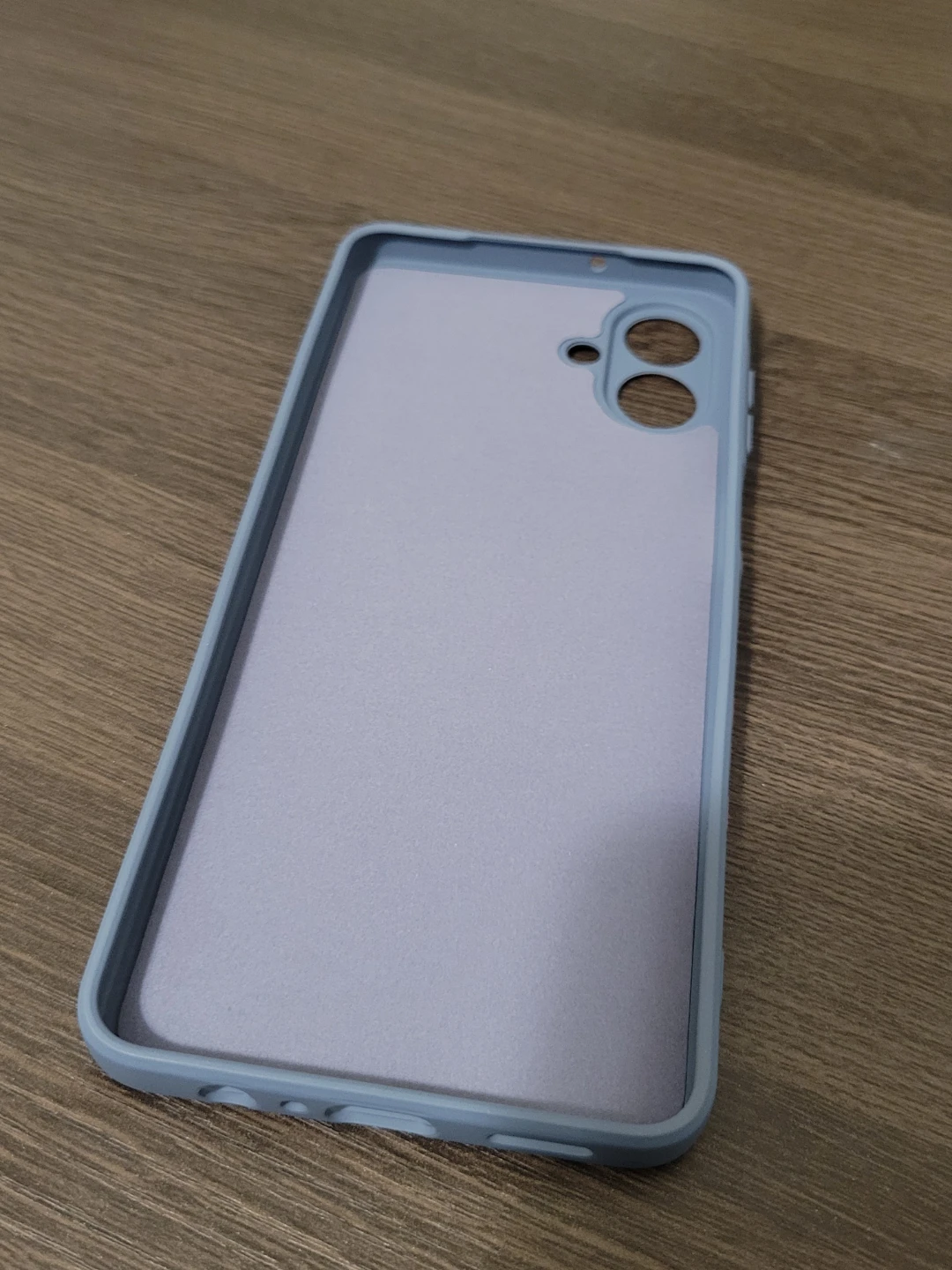 Phone Case with Tulips Design - photo 2