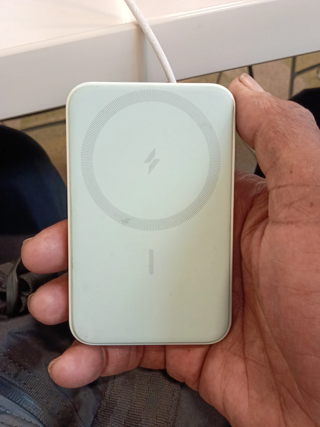 Anker Magnetic Wireless Power Bank - photo 2