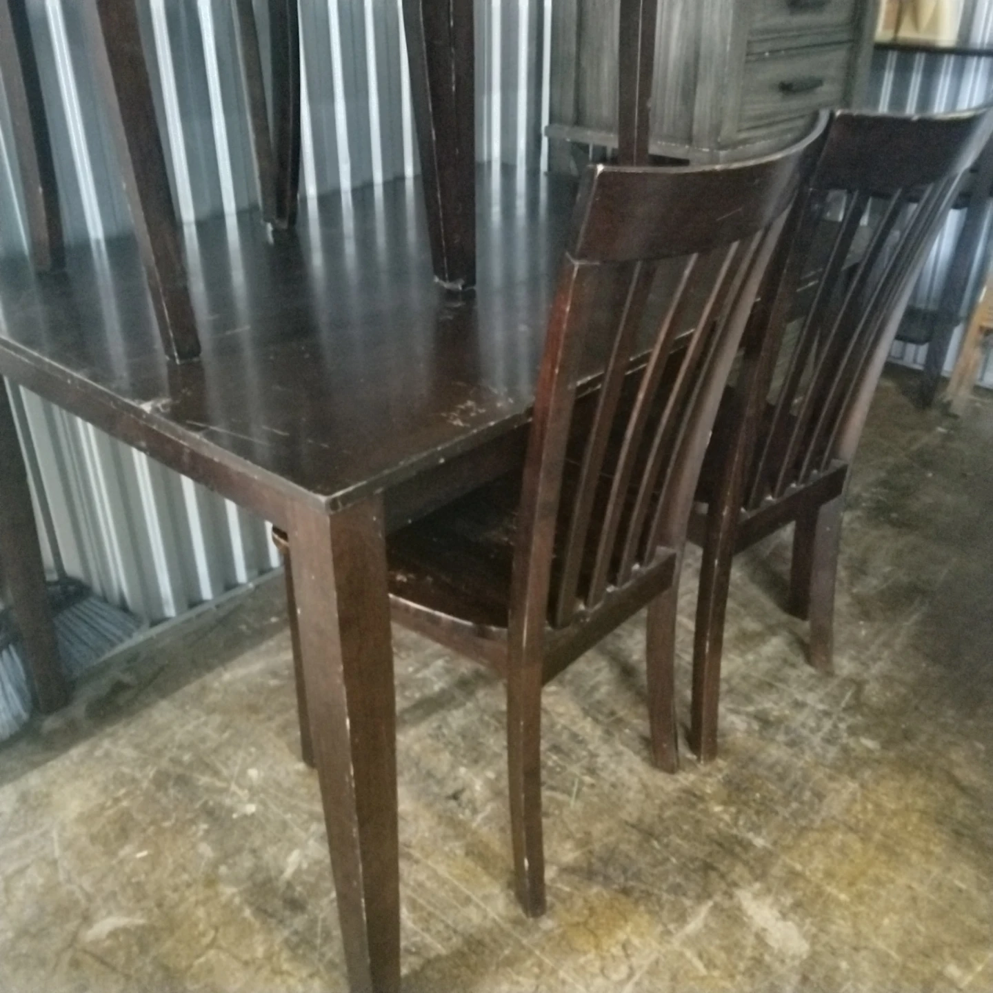 Table and 4 chears