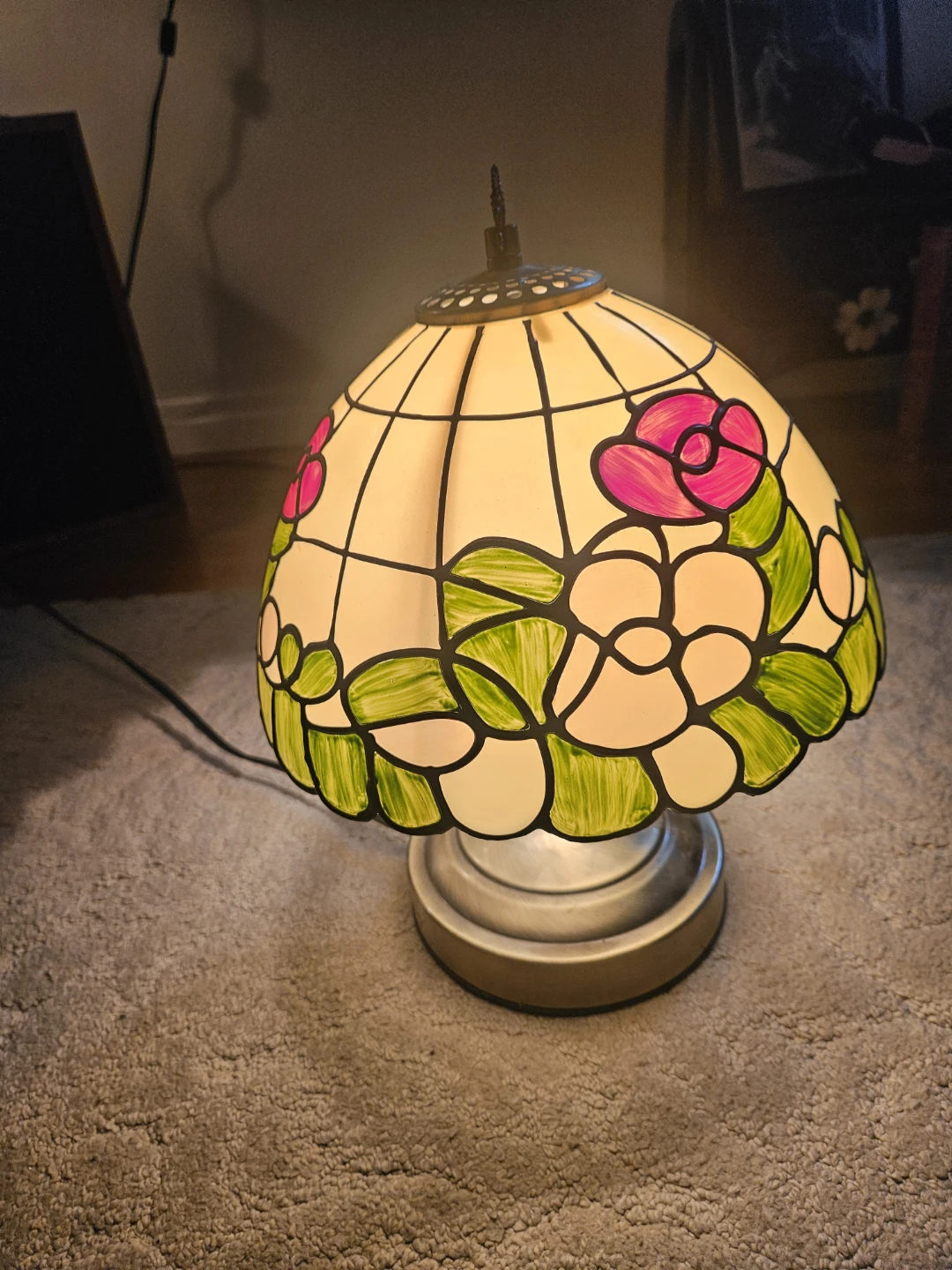 Vintage Tiffany Style Floral Accent Lamp