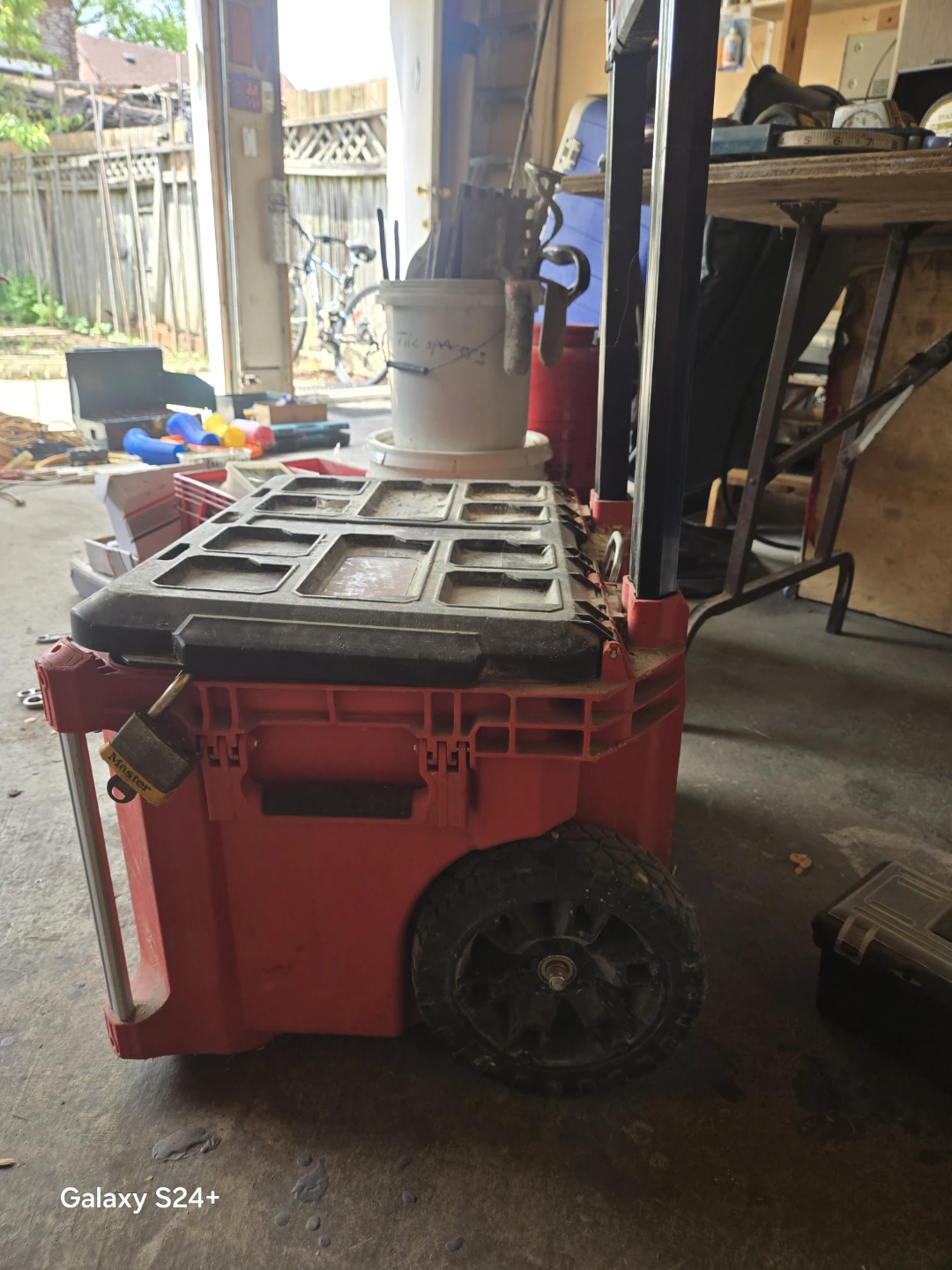 Milwaukee PACKOUT Rolling Tool Chest - photo 2