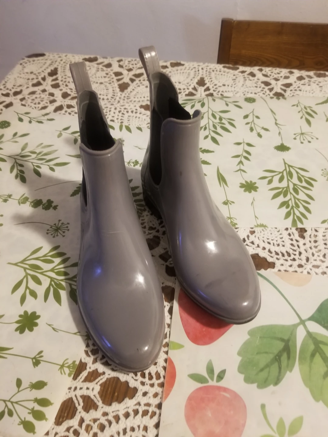 London Fog Grey Chelsea Rain Boots Size 7