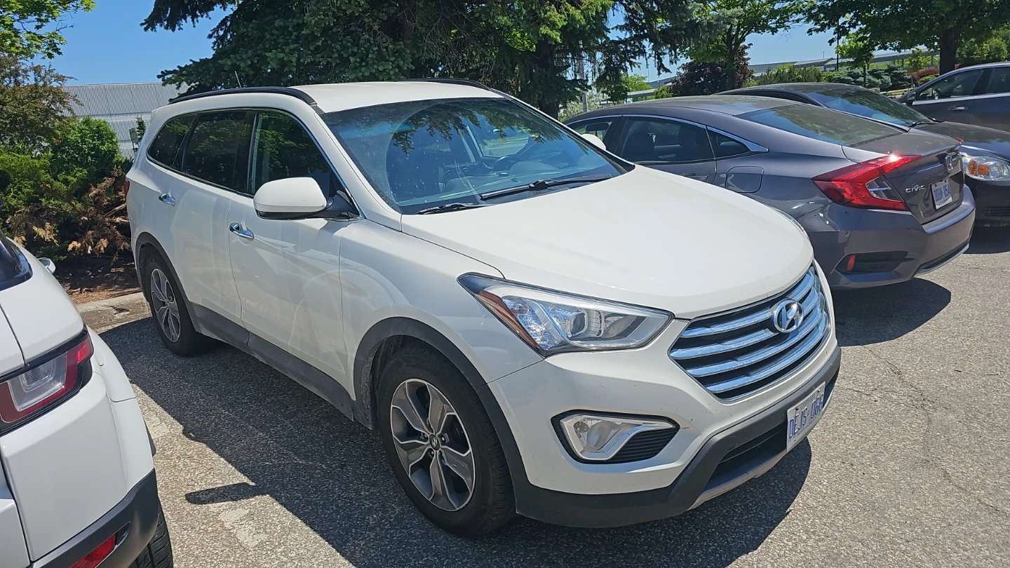 White Hyundai Santa Fe SUV