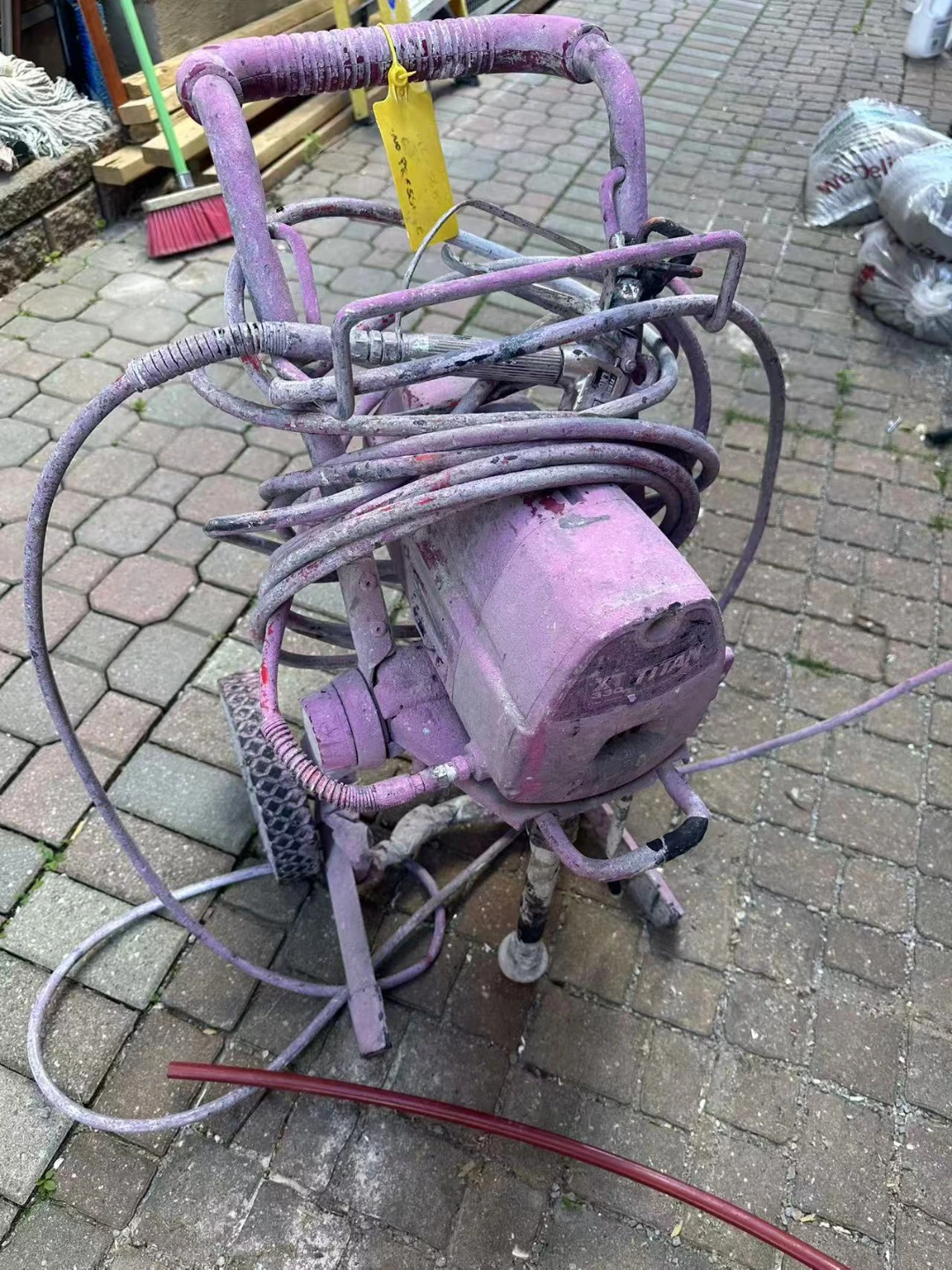 Titan XT 330 Airless Sprayer