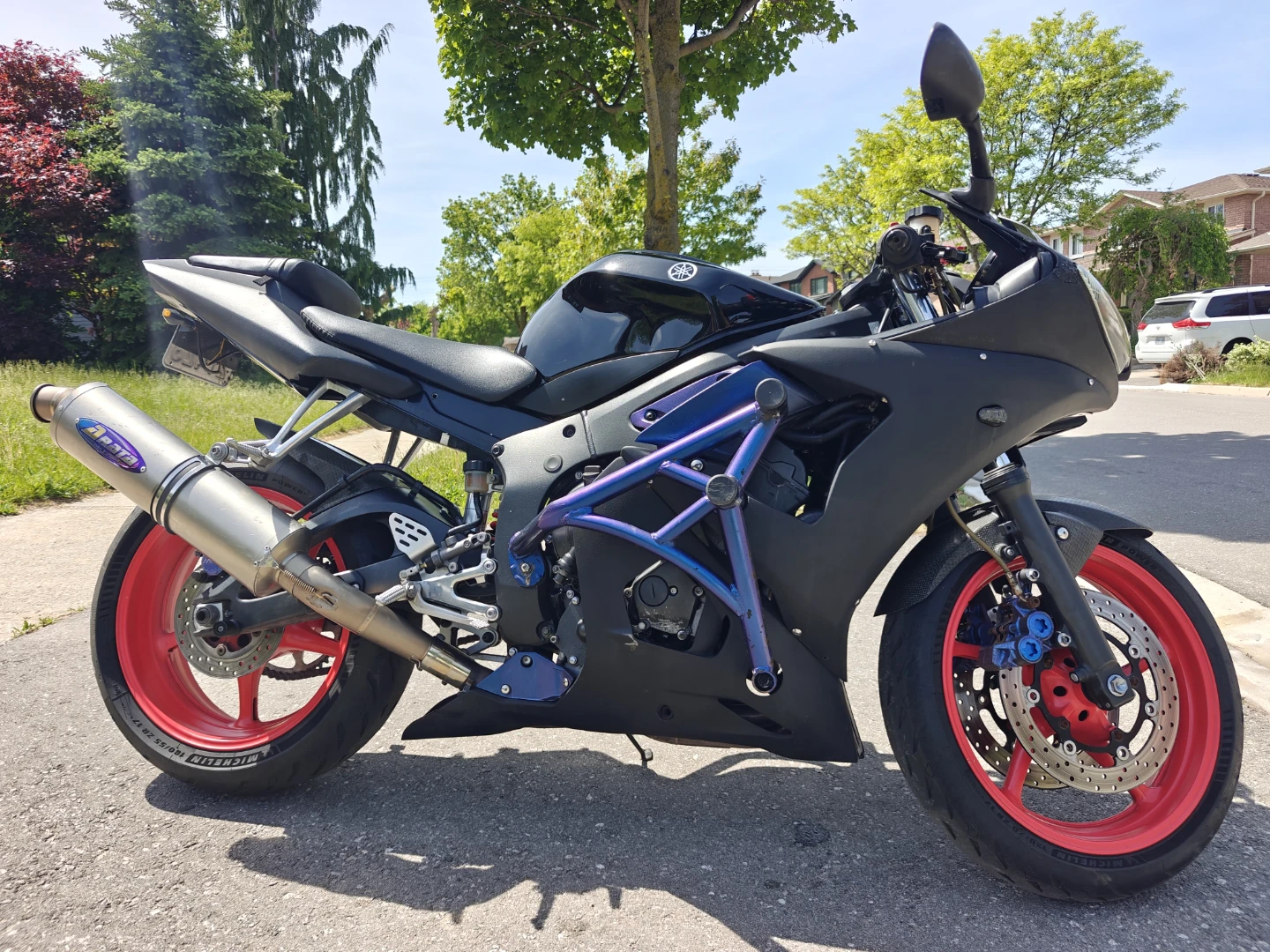 Yamaha Sport Motorcycle - photo 2