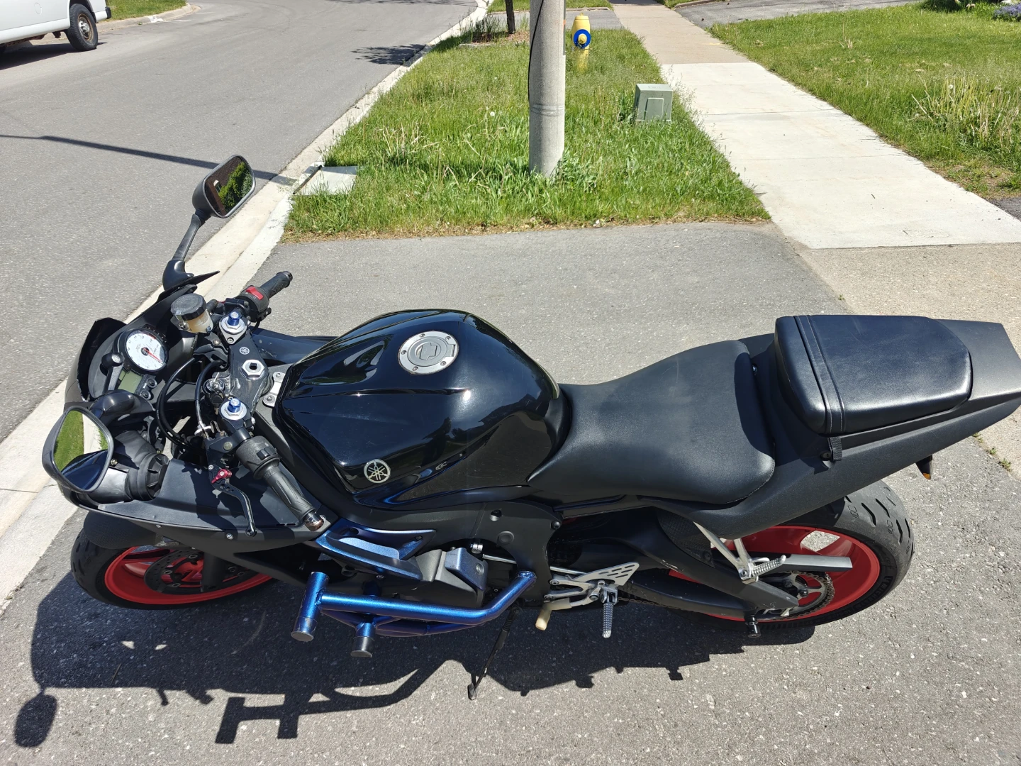 Yamaha Sport Motorcycle - photo 5