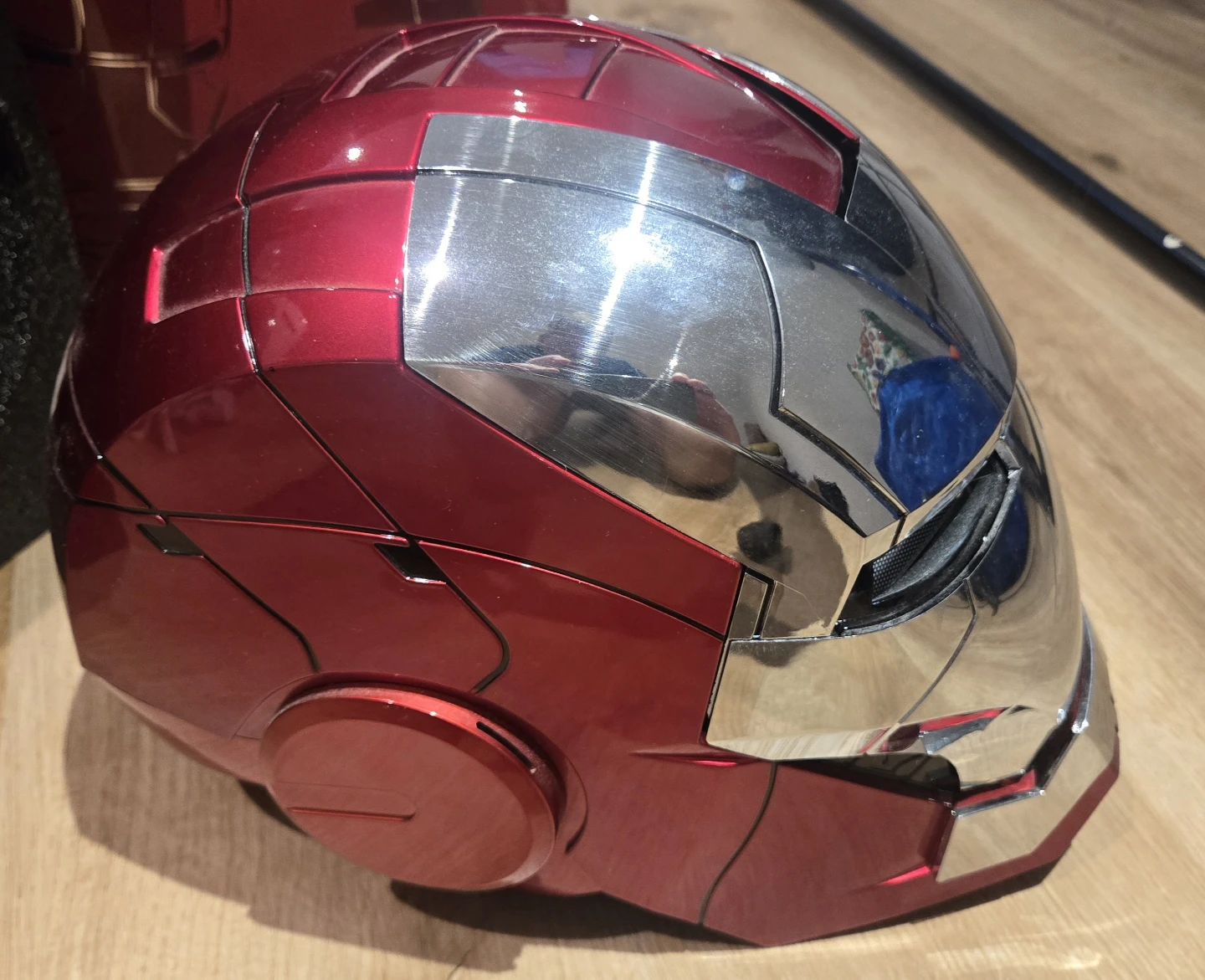 Iron Man Mark V Helmet Replica - photo 3