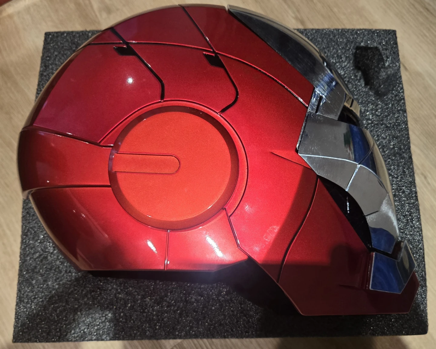 Iron Man Mark V Helmet Replica - photo 4