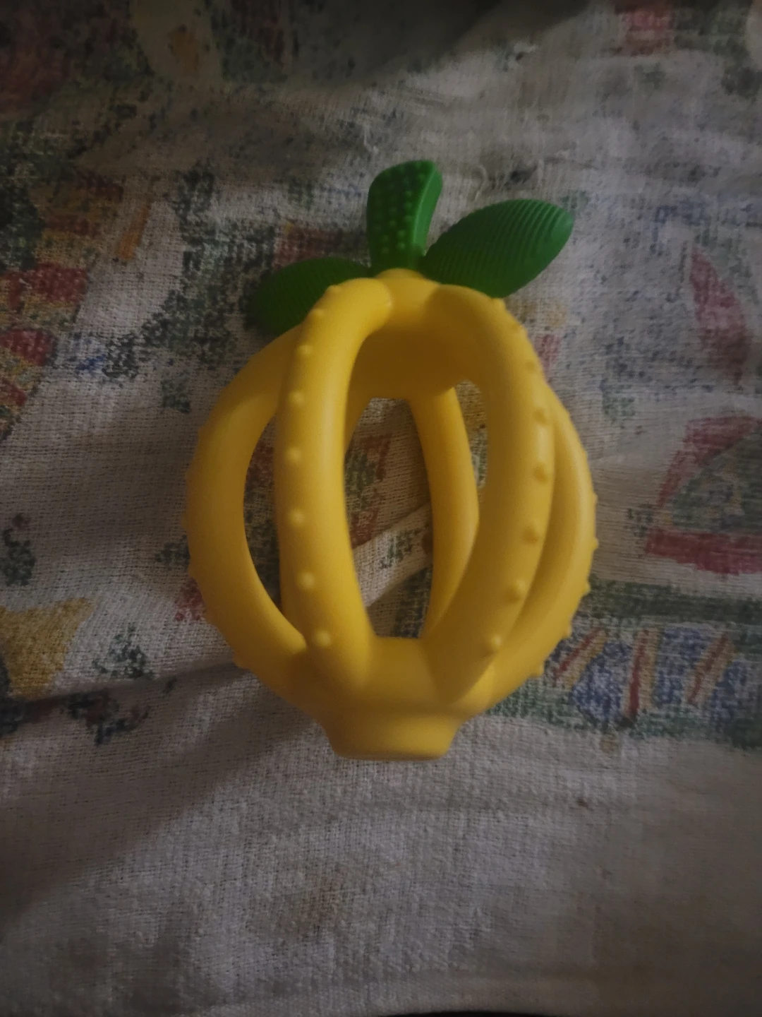 Itzy Ritzy Teething happens teether ball