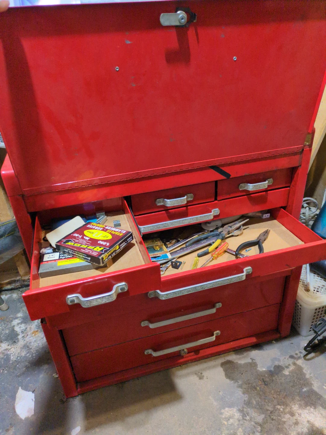 Mastercraft Red Metal Toolbox - photo 3