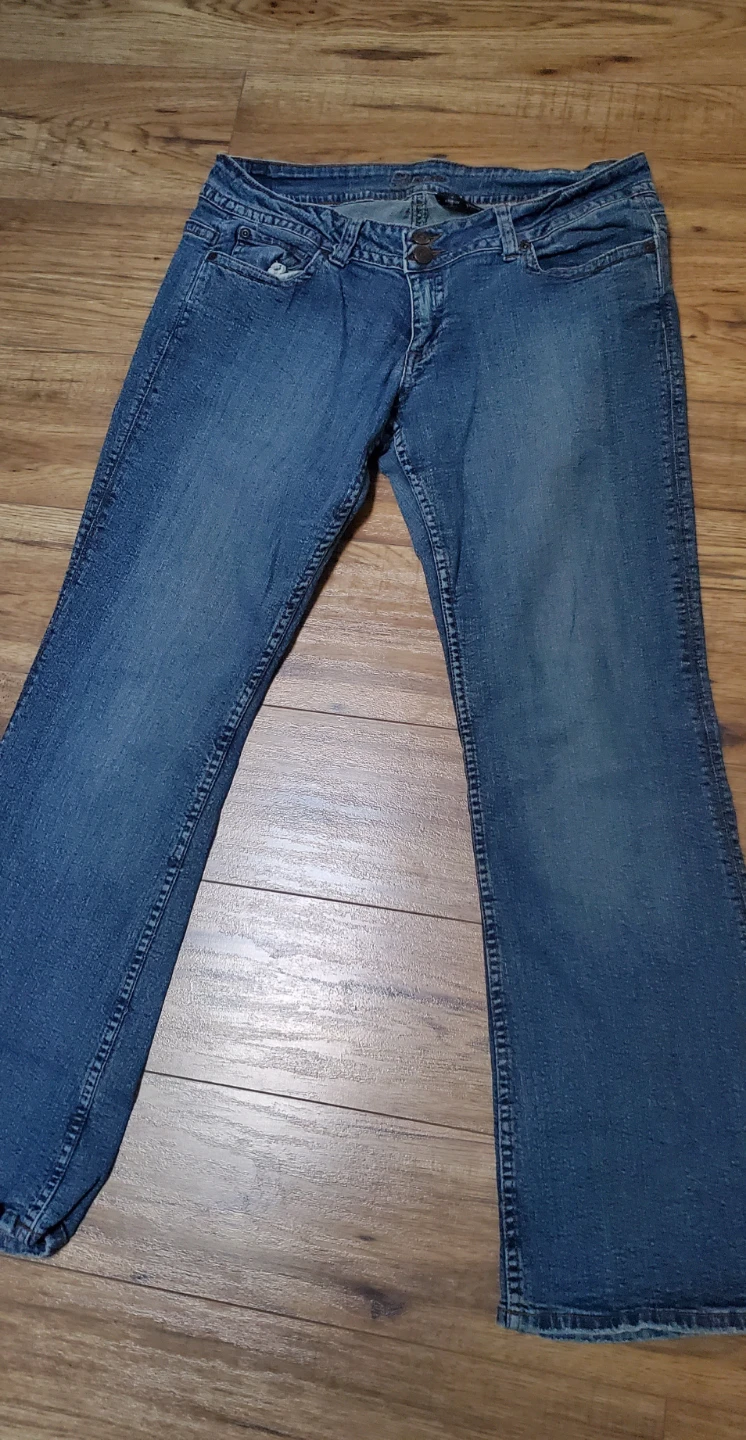 Beautiful Jeans excellent conditions  $25 size 9/10 and 10 -11 - photo 5