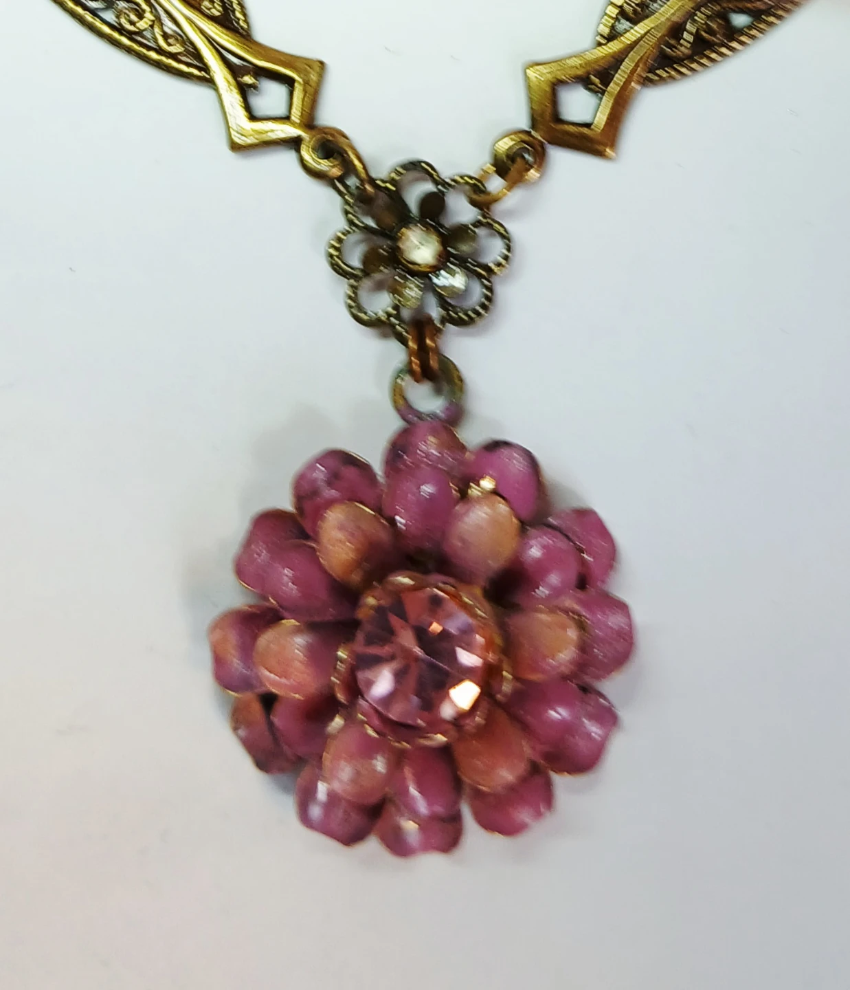 Vintage-style Necklace and Earring Set with Pink Flower Pendant - photo 3