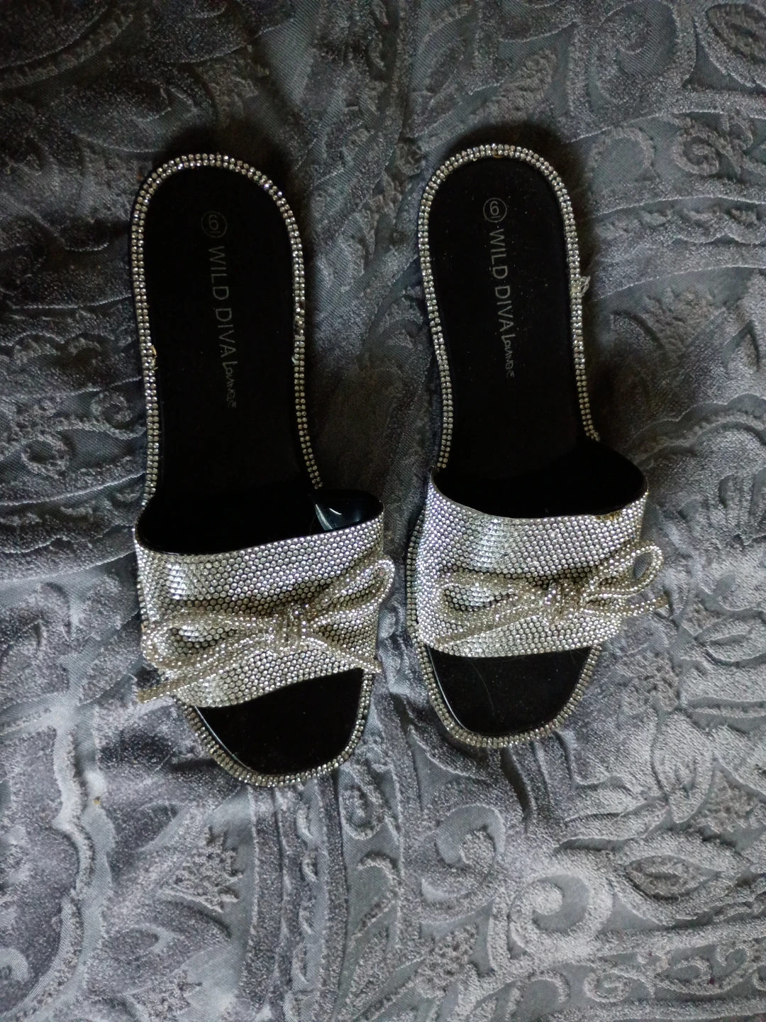 Wild Diva Lounge Embellished Slides Size 6