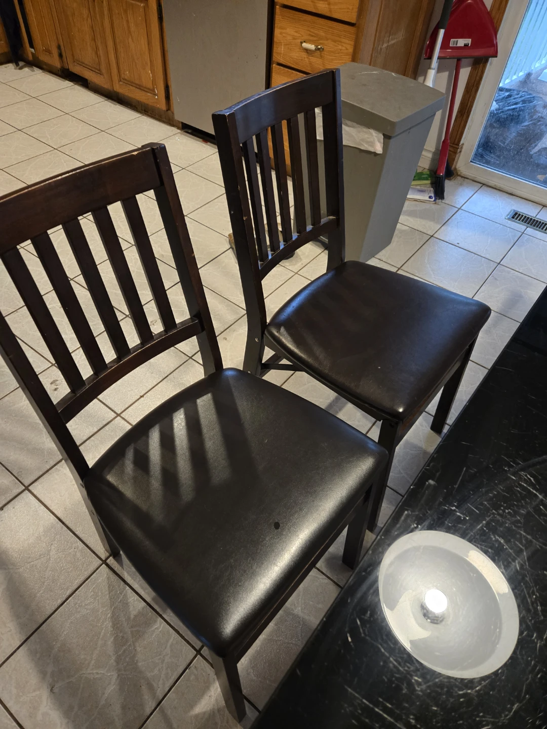 Tempered glass dinning table with 4 wooden chairs - photo 2