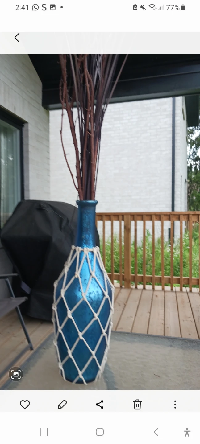 Blue decorative vase with net detail