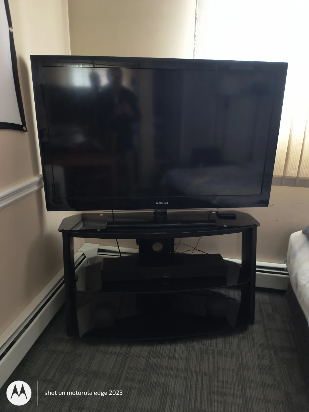 Samsung 52" 1080P TV - photo 4
