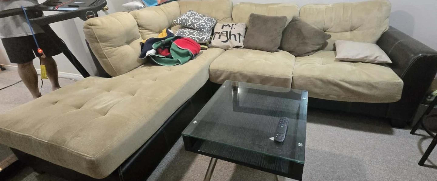 L-shaped Sectional Sofa with Chaise