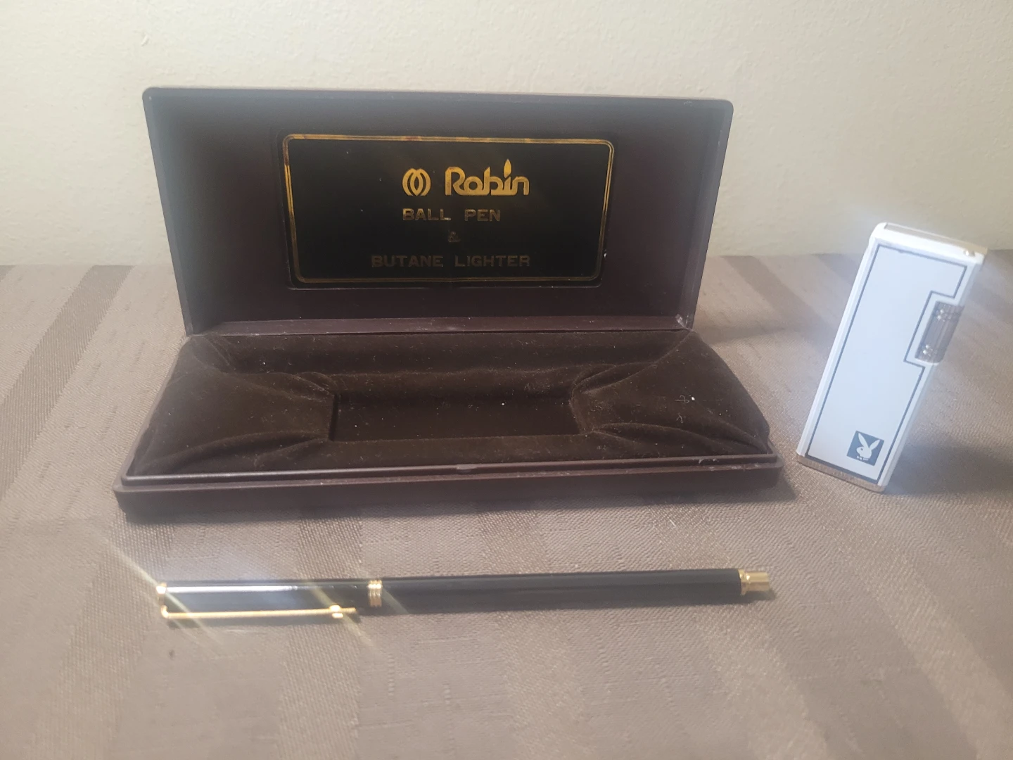 Robin Ball Pen & Butane Playboy Bunny Rabit Lighter Set - photo 2