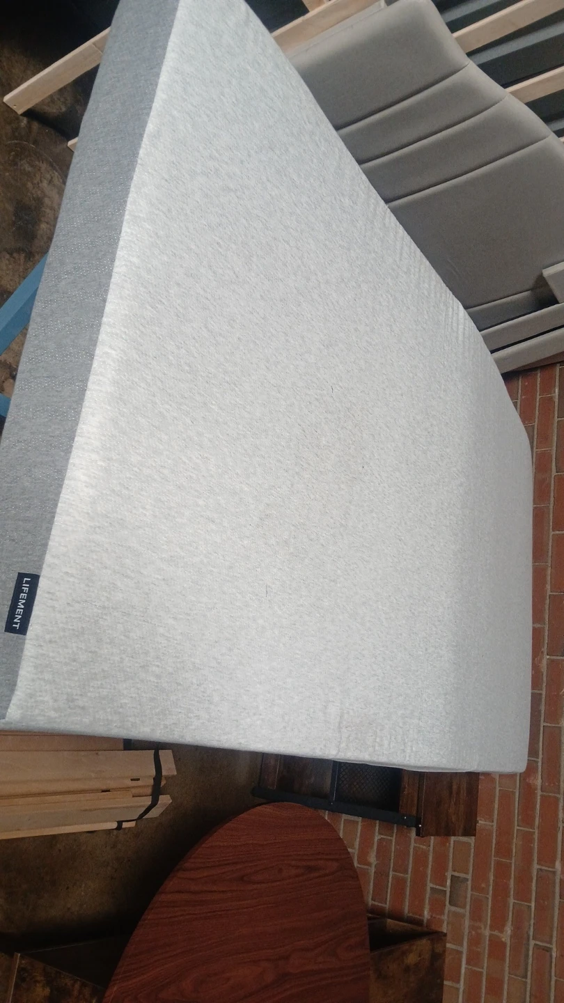 Twin mattress