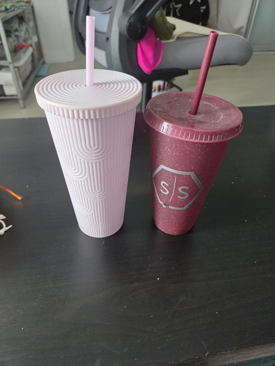 Set of 2 Tumblers with Lids and Straws - photo 2