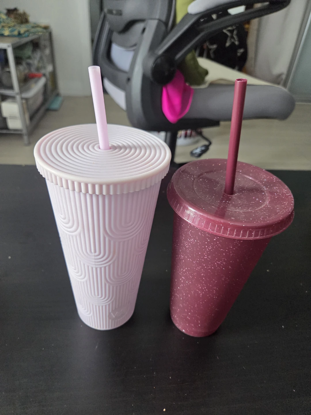 Set of 2 Tumblers with Lids and Straws - photo 3