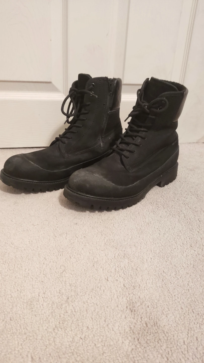 Men's shoes size 10