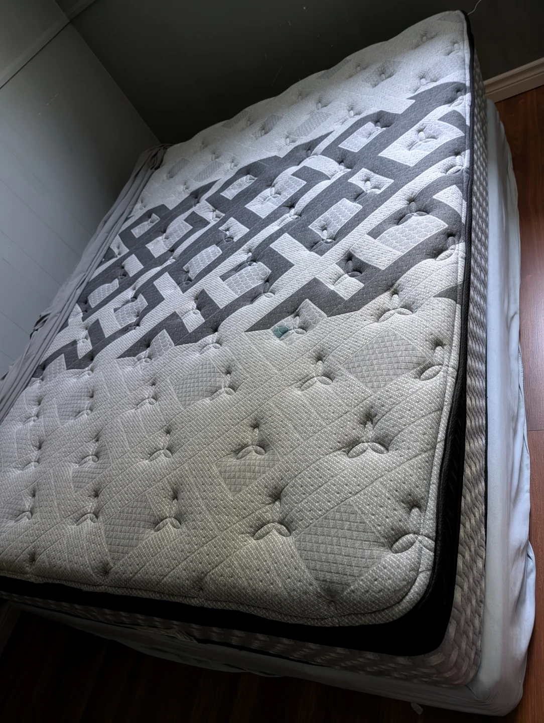 Beautyrest GL5 Queen Mattress - photo 3