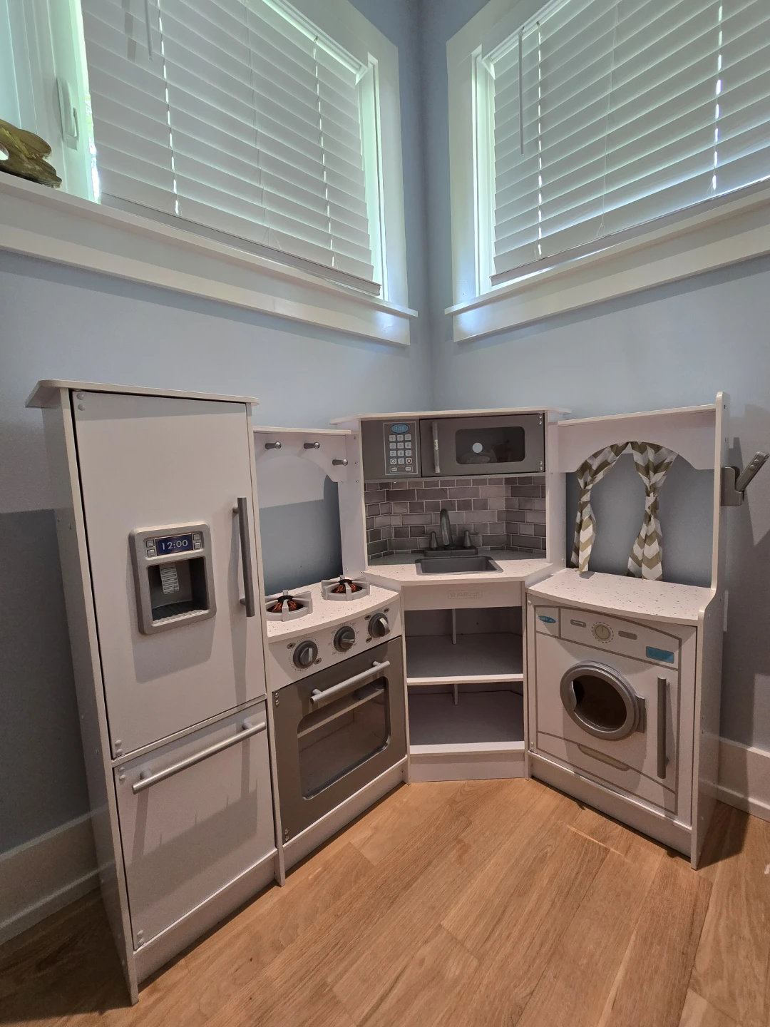 KidKraft White Wooden Play Kitchen with Appliances