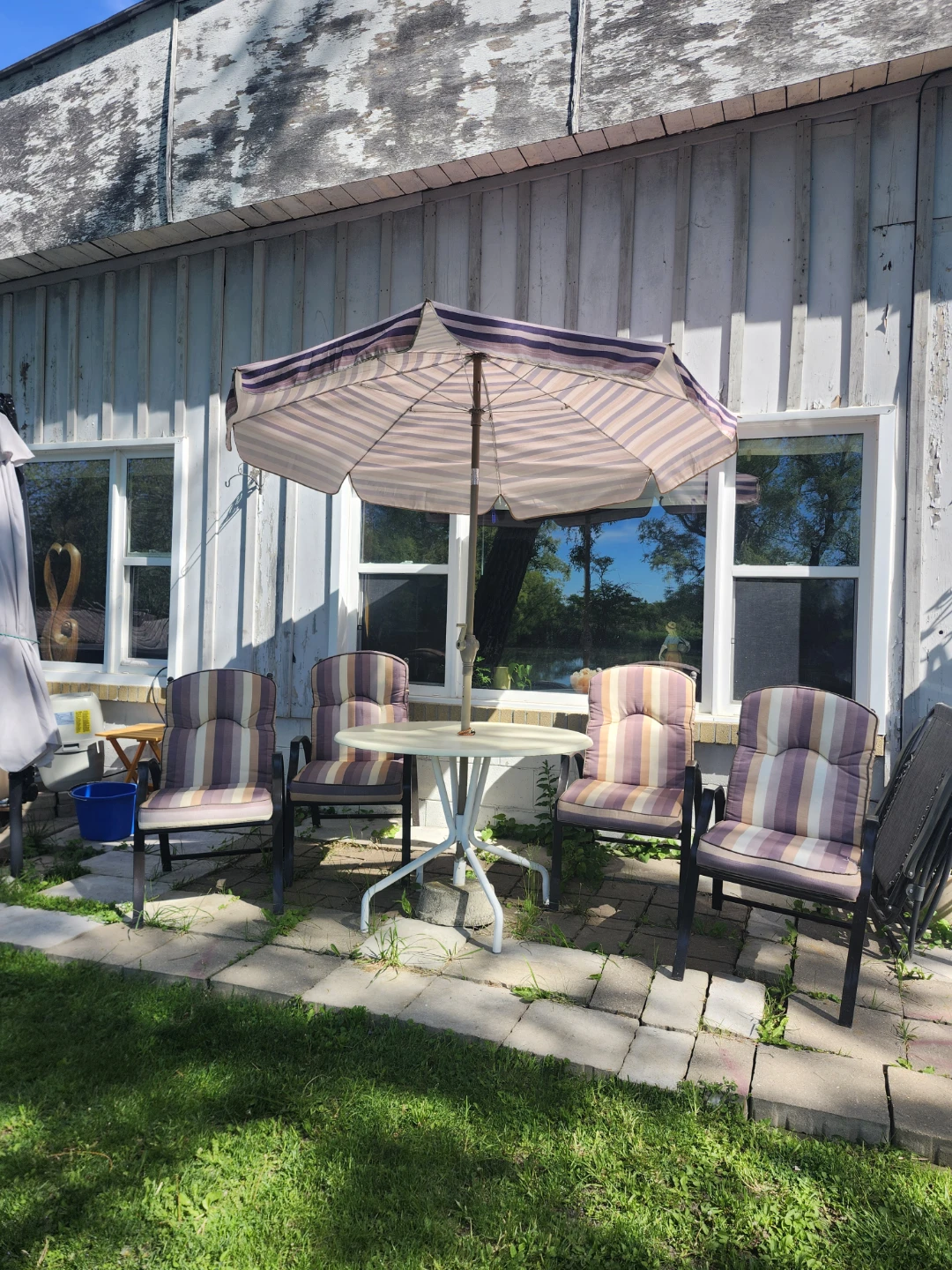 Patio Set - Table, 4 Chairs, and Umbrella