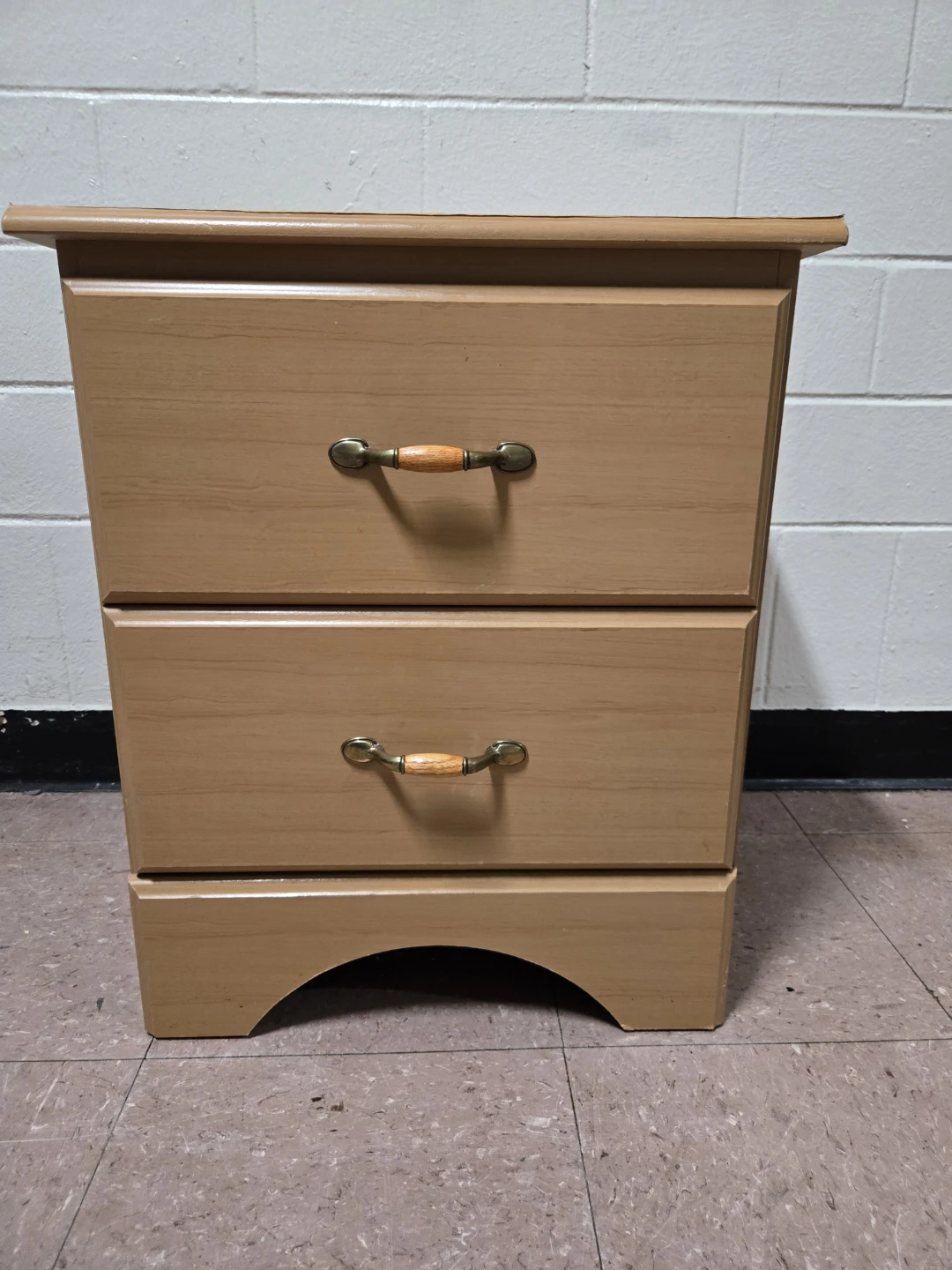 Classic Light Wood 2-Drawer Nightstand / Accent Chest