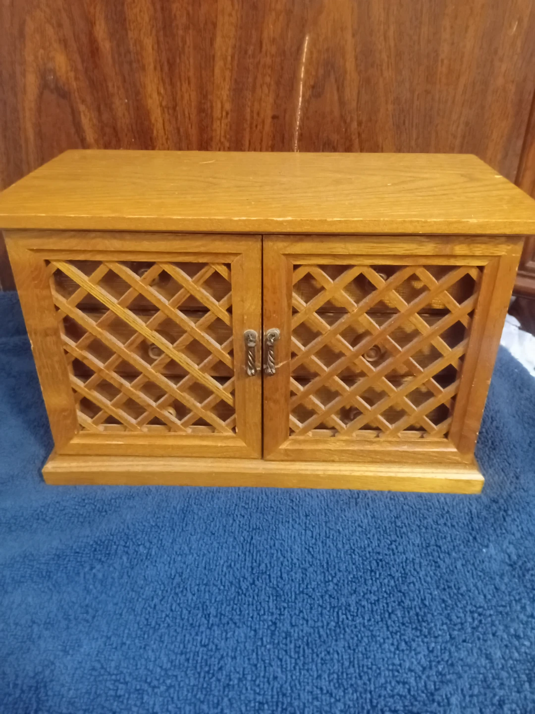 Wooden jewellery box