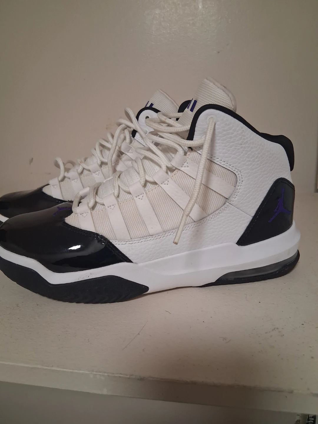 Jordan Sneakers - photo 3