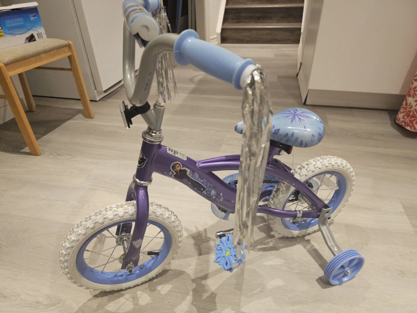 Kids Frozen Bike with Helmet