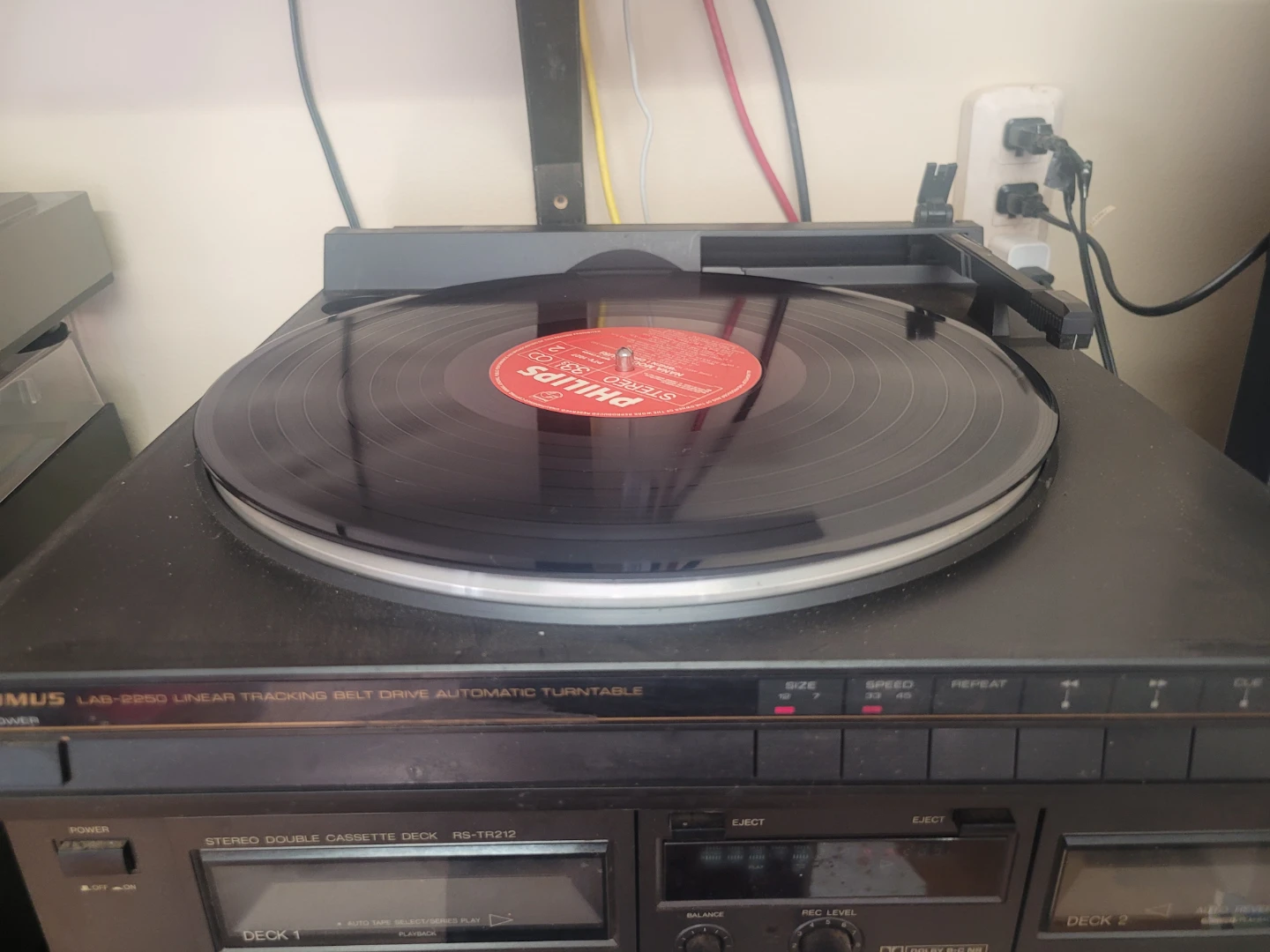 linear tracking turntable models  Optimus LAB-2250 record player