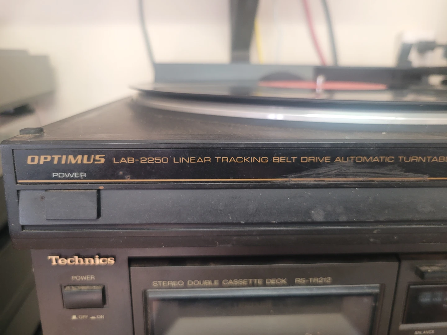 linear tracking turntable models  Optimus LAB-2250 record player - photo 2