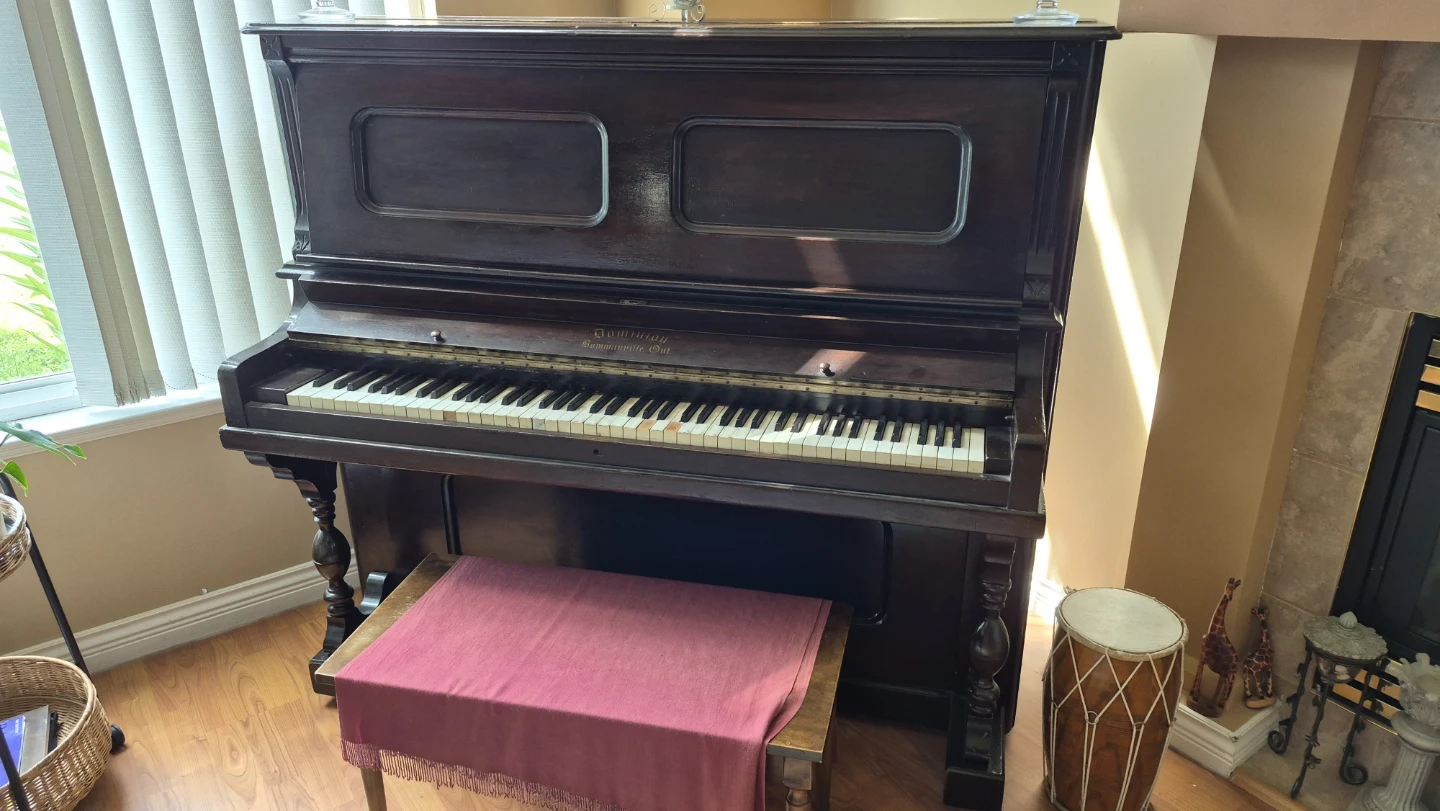 Dominion Upright Piano - Bowmanville, Ont. - photo 2