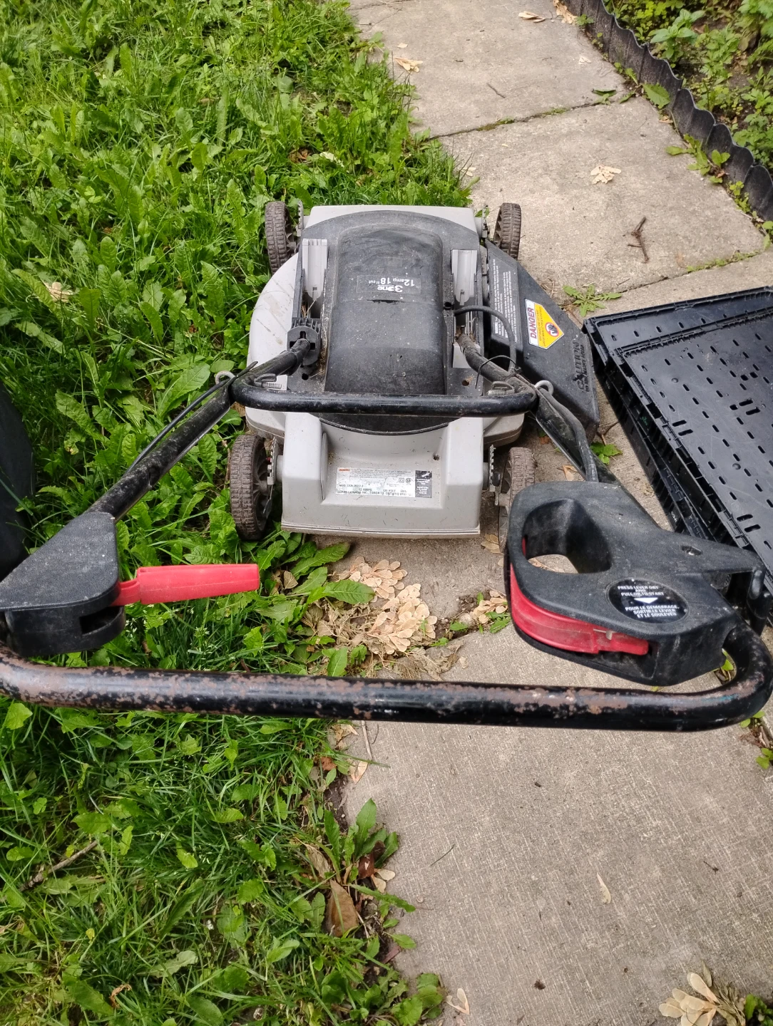 Mastercraft 12-Amp 18-Inch Electric Lawn Mower - photo 2
