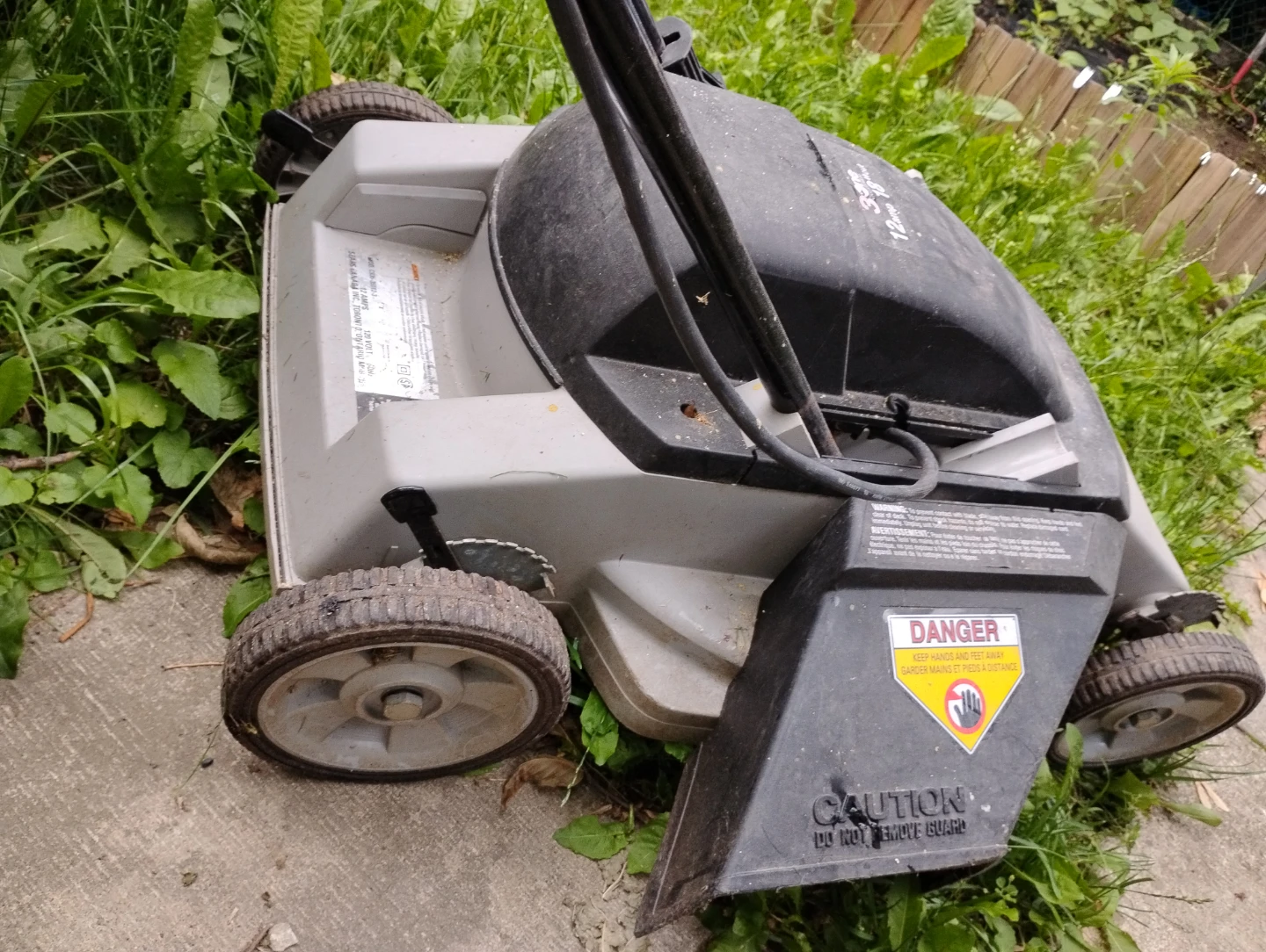 Mastercraft 12-Amp 18-Inch Electric Lawn Mower - photo 5