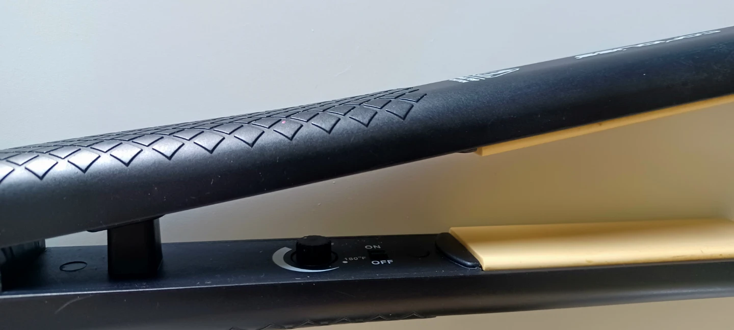 Corioliss Hair Straightener - photo 3