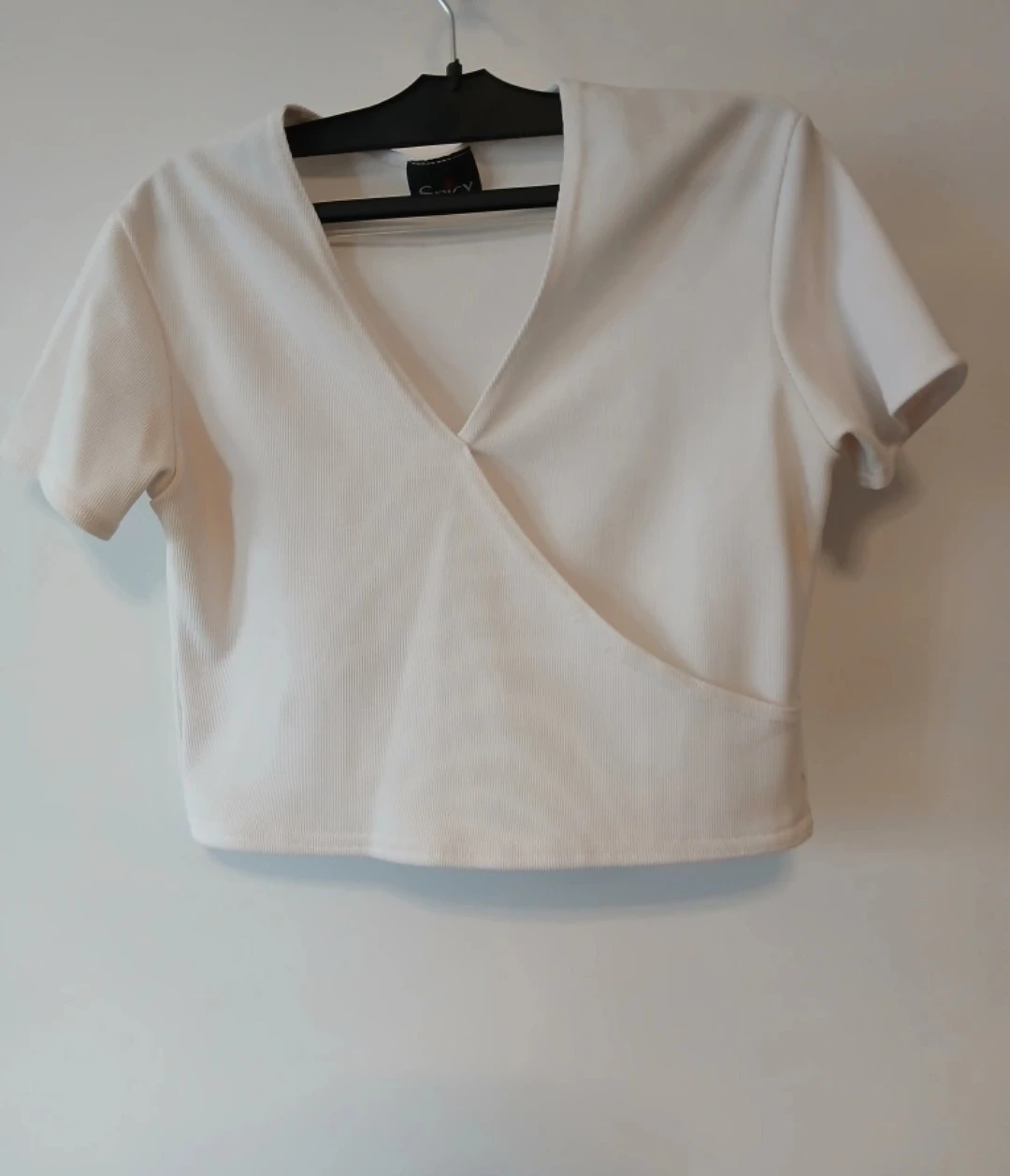 Three Women's Crop Tops. $4 EACH or 3 for $10. - photo 5