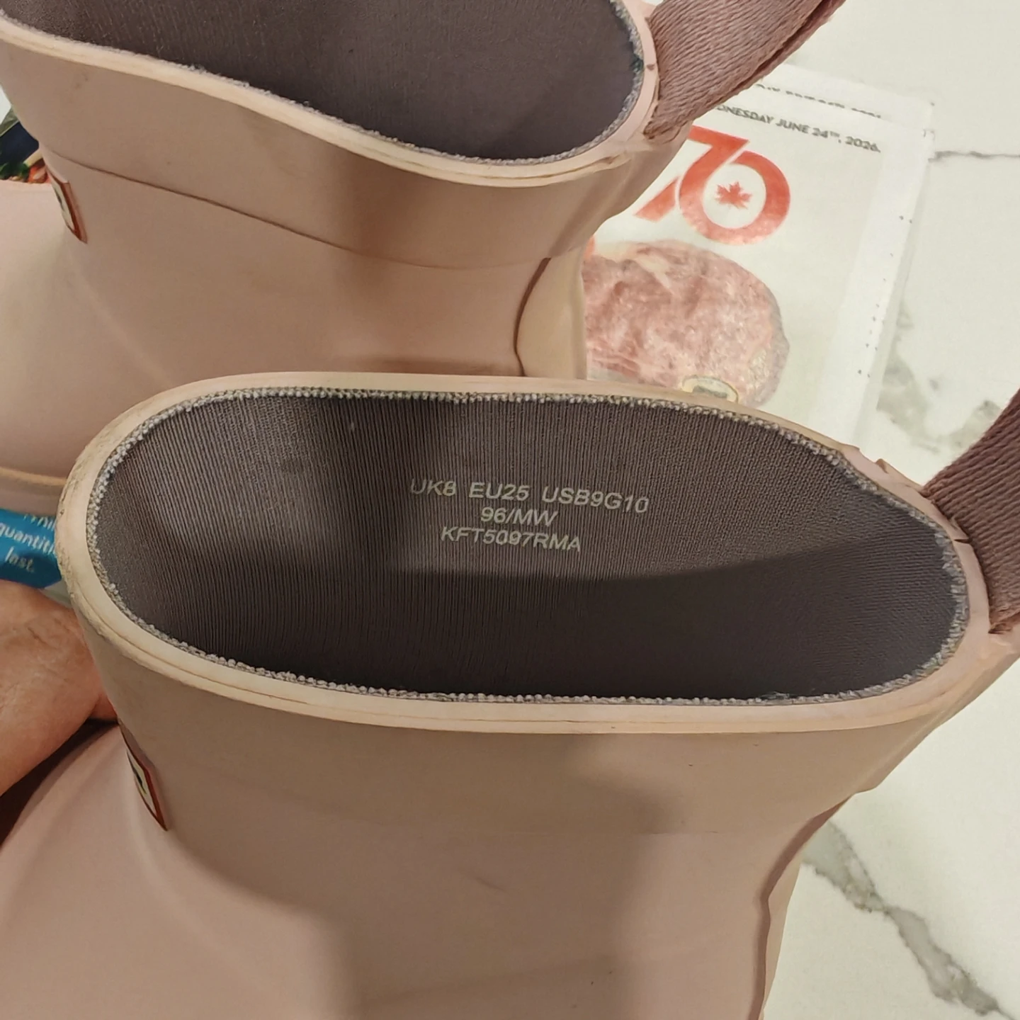 Hunter Kids Pink Rubber Boots Size UK 8 - photo 4