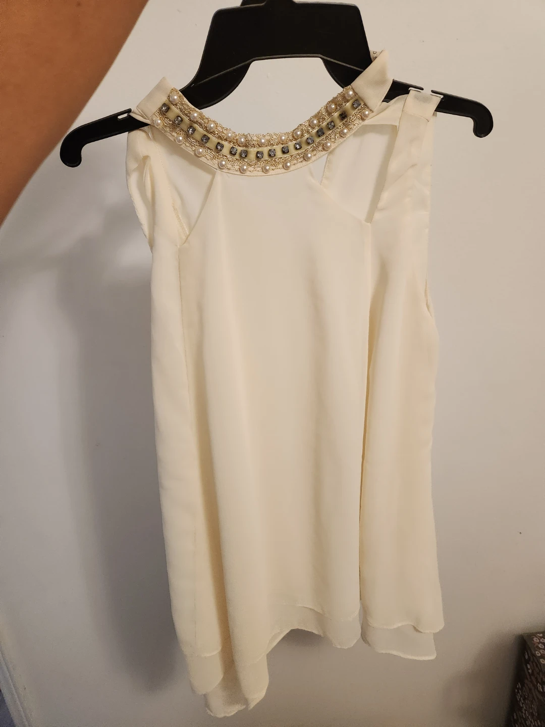 Cream Blouse with Embellished Collar ⚽