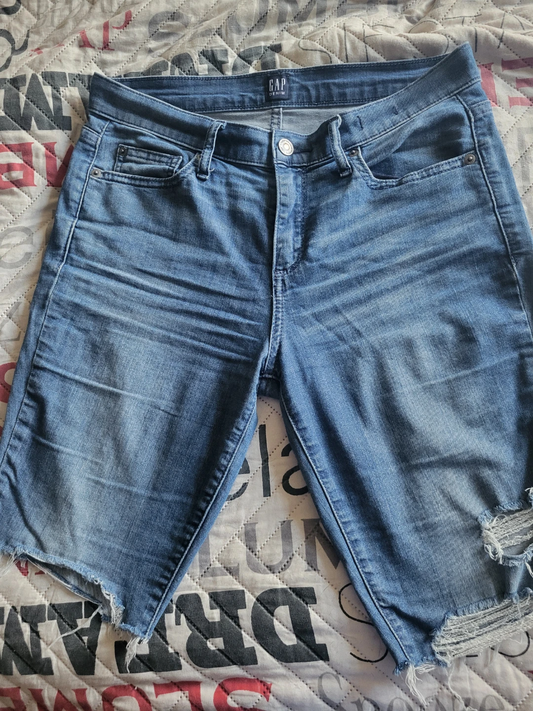 GAP True Skinny Denim Shorts Size 28
