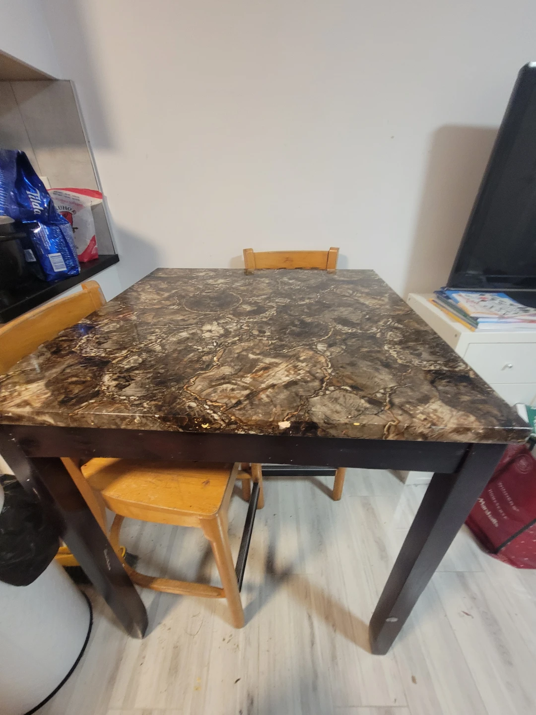 Marble-look Dining Table - photo 3