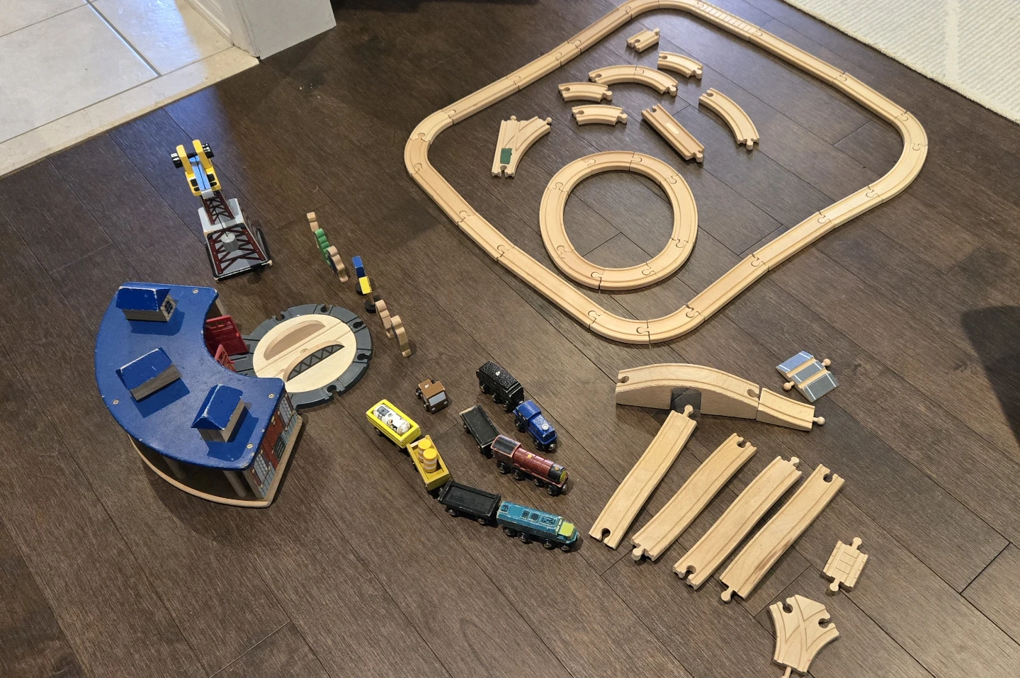 Wooden Train Set with Roundhouse and Crane - photo 3