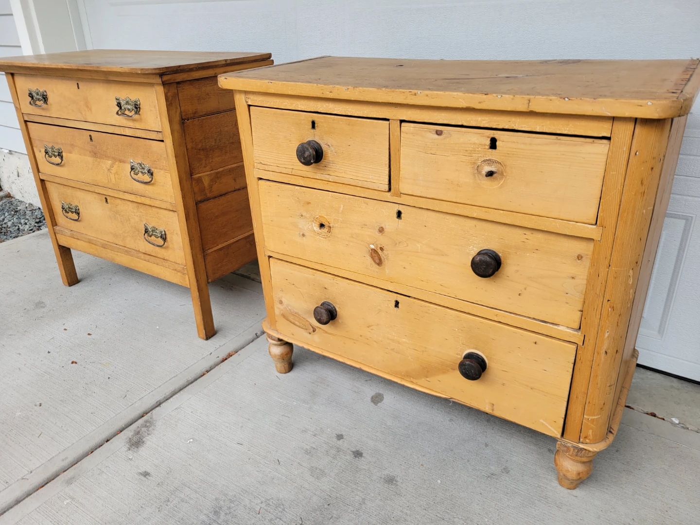 Gorgeous Pair of Very Antique Solid Pine Dressers. - photo 2