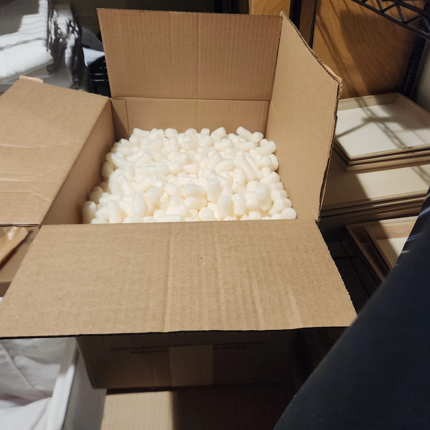 Box of packing peanuts - photo 2