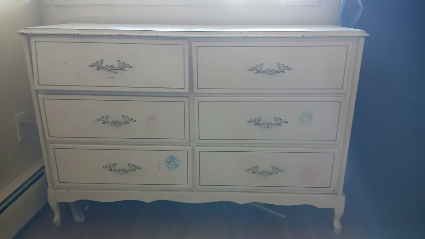 White 6-Drawer Dresser - photo 2