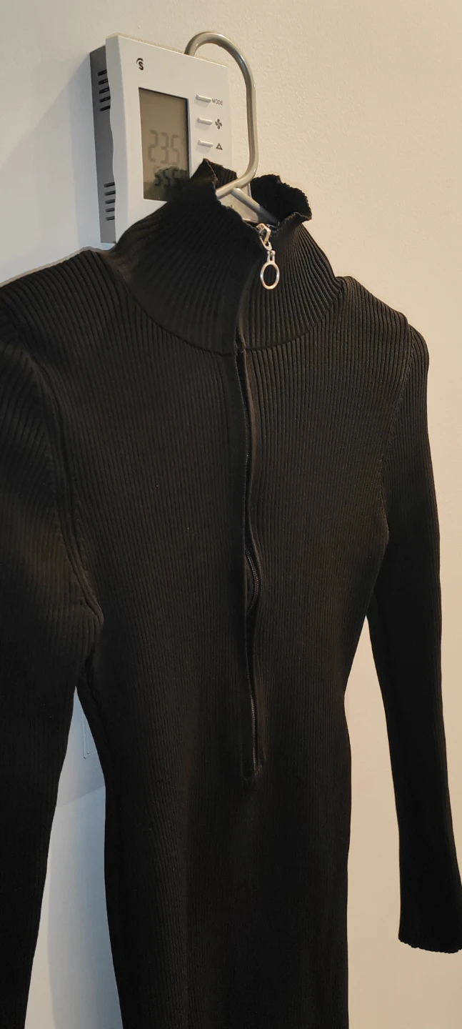 Black Ribbed Jumpsuit with Zipper - photo 3
