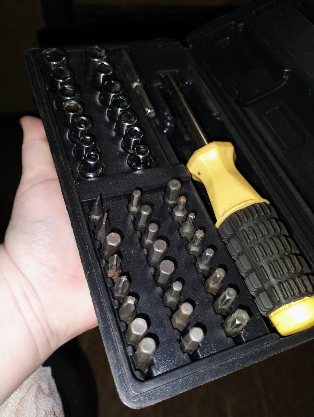 Set of small sockets and bits in case - photo 2